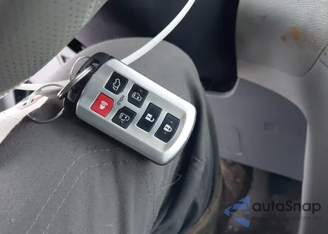 2012 Toyota Sienna Xle/Limited из США, поврежденный, VIN 5TDYK3DC3CS263331